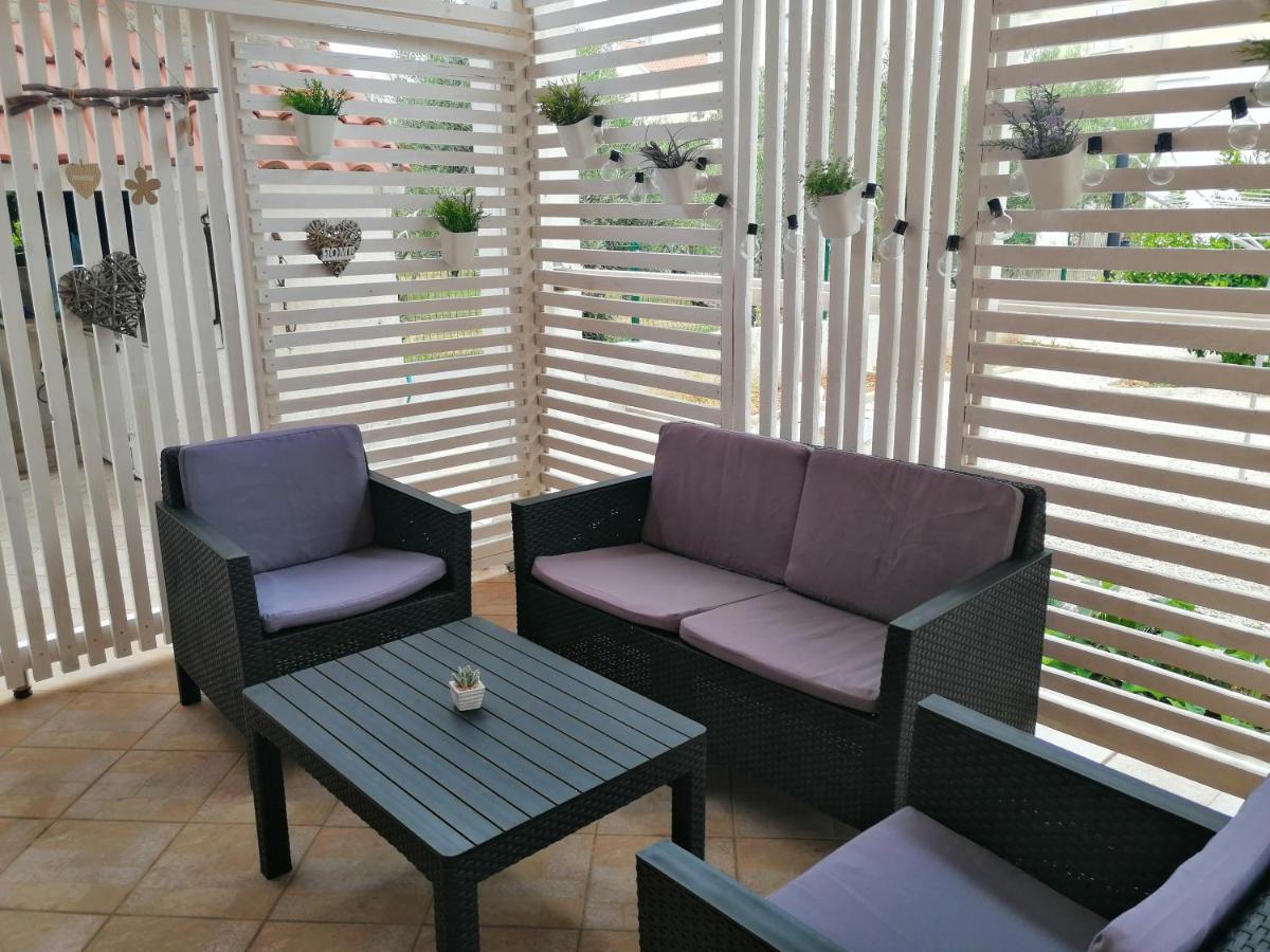 Apartman Mira Zaboric Bagian luar foto
