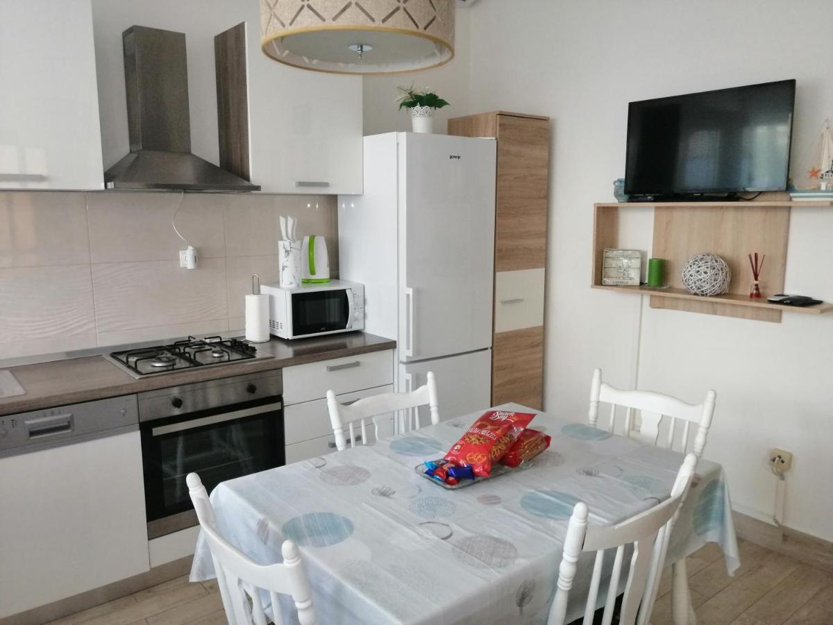 Apartman Mira Zaboric Bagian luar foto